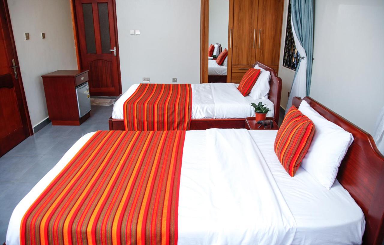 Fred And Winnie Bnb Kampala Exterior foto